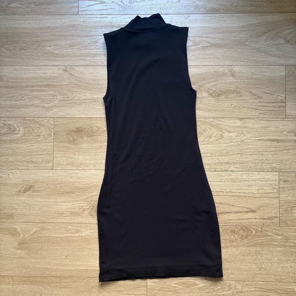Aritzia Babaton Contour Mockneck Mini - black